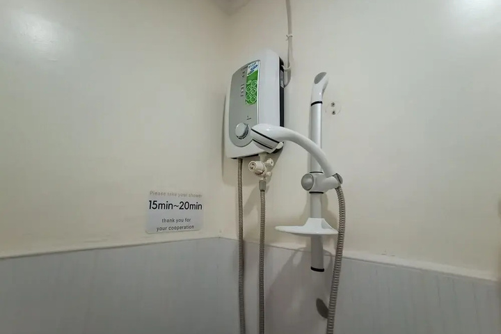Room 6 of 19