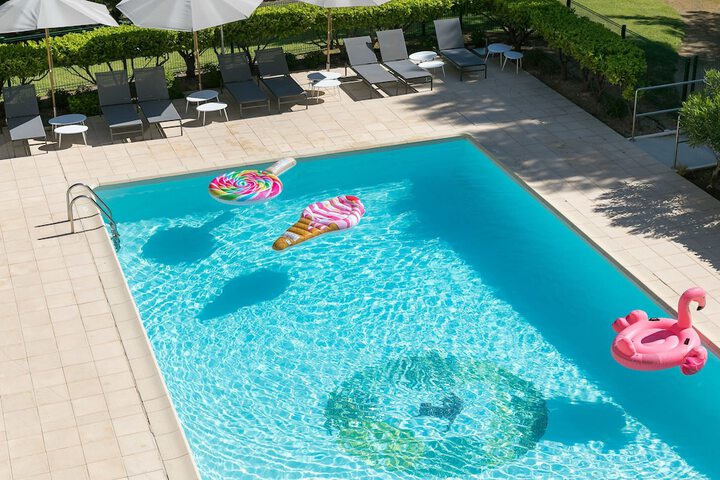 Pool 39 of 120
