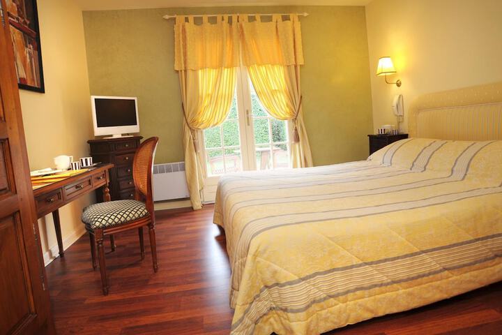 Room 7 of 34