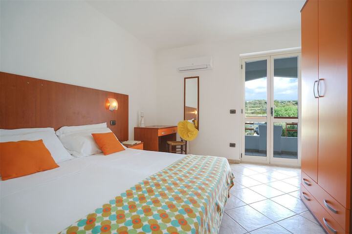 Room 2 of 26