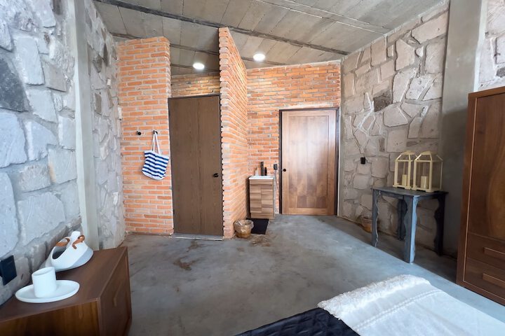 Room 35 of 69