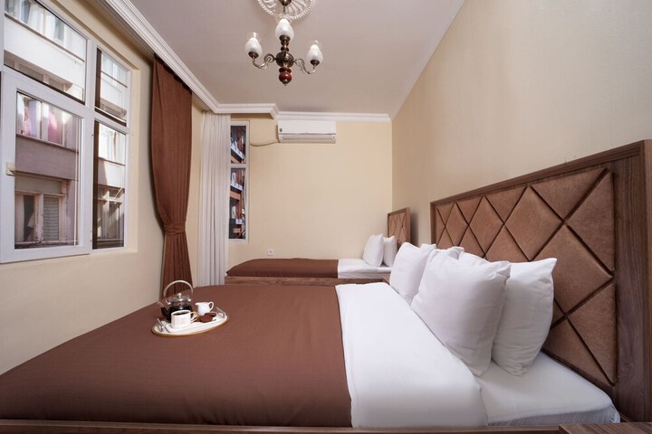 Room 10 of 22