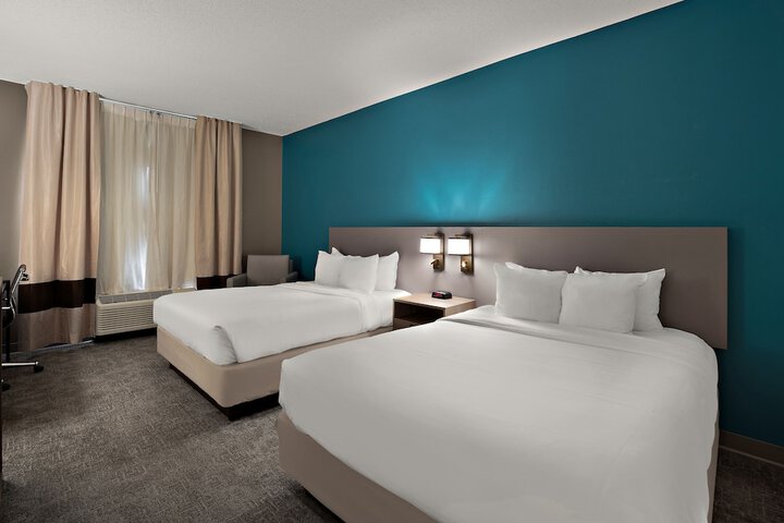 2 Queen Beds (3 of 7)