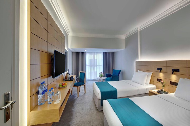 Room 10 of 35