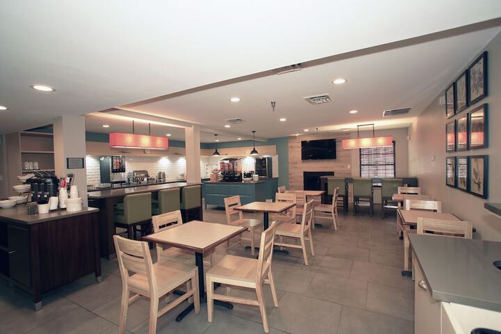 Breakfast area