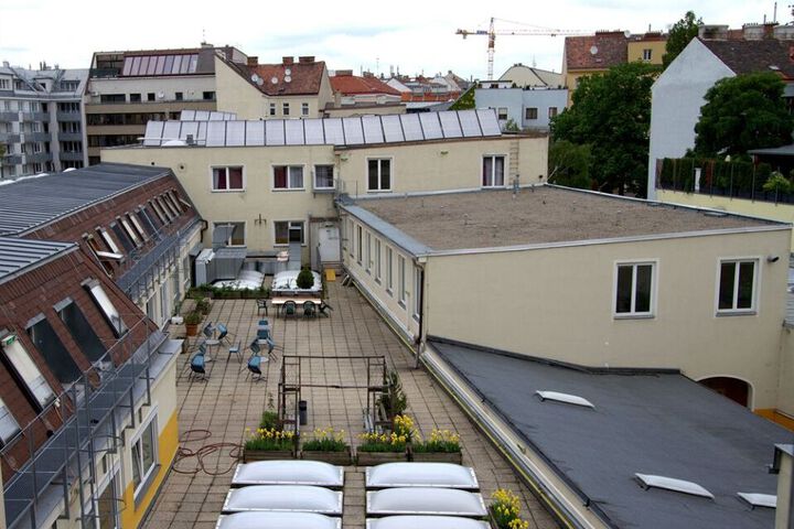 HOTEL IN HERNALS