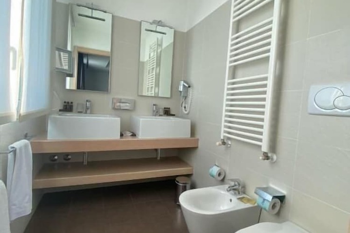 Bathroom Interior Photo