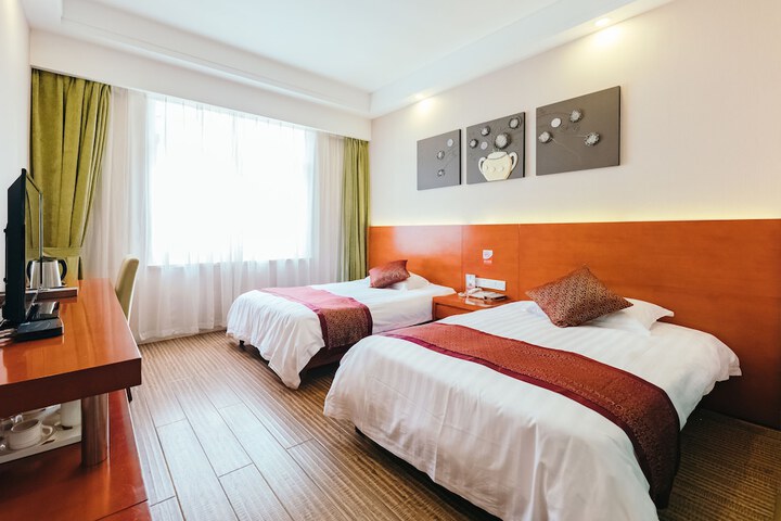 Room 43 of 107