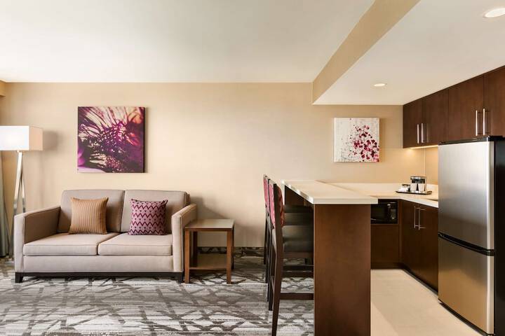 Room 16 of 40