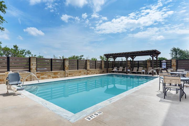 Pool 43 of 56