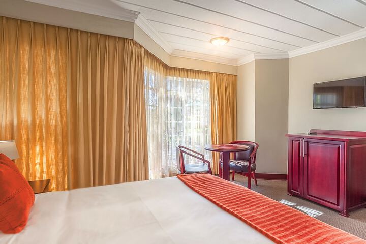Room 4 of 71
