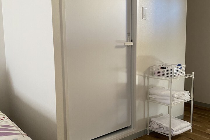 Room 8 of 8