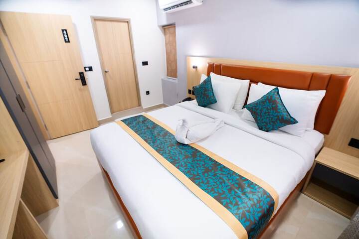 Room 35 of 59