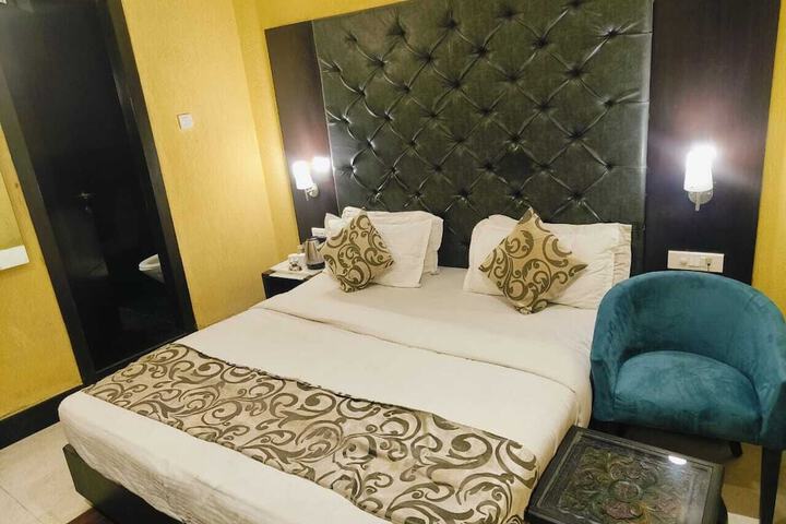Room 15 of 43