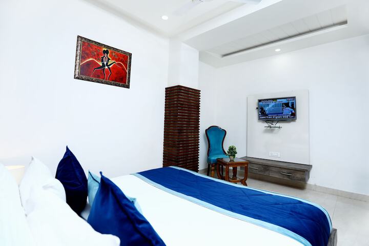 Room 30 of 53