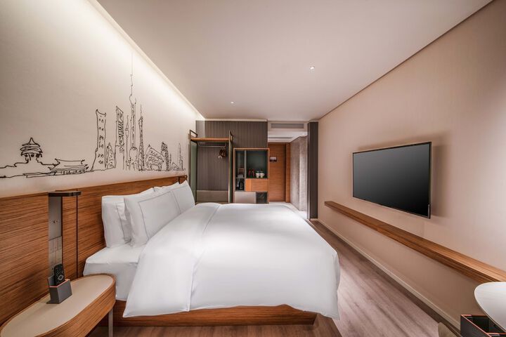 Room 3 of 20