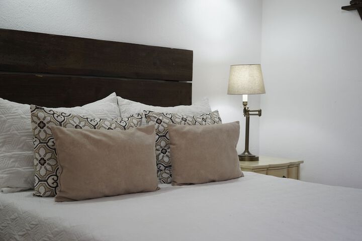 Room 6 of 31