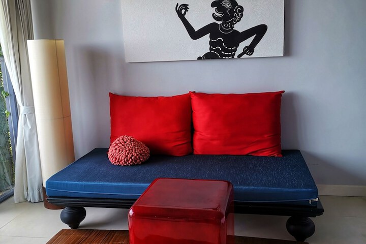 Room 42 of 199