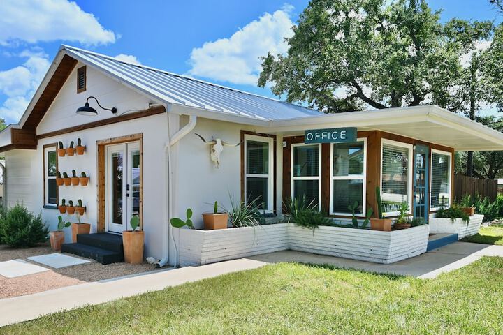 Blanco County Inn in Blanco, TX