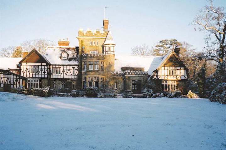 THE RAVENSWOOD