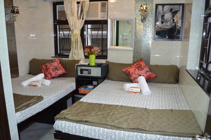 Room 32 of 48