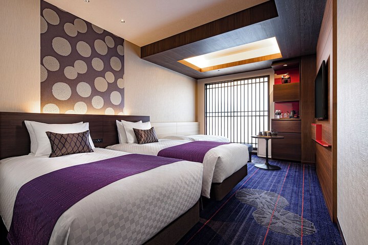 Room 28 of 61