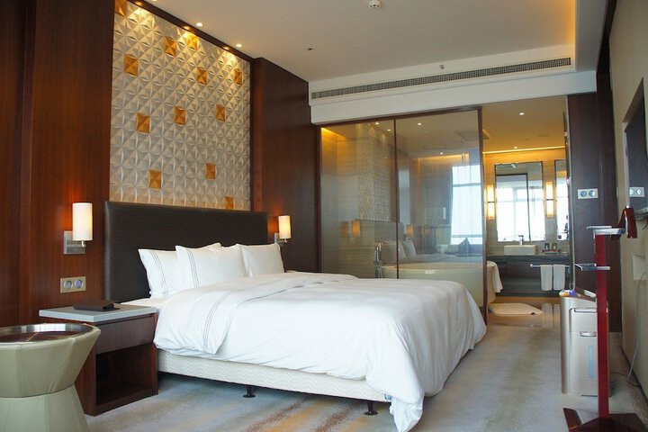 Room 7 of 91