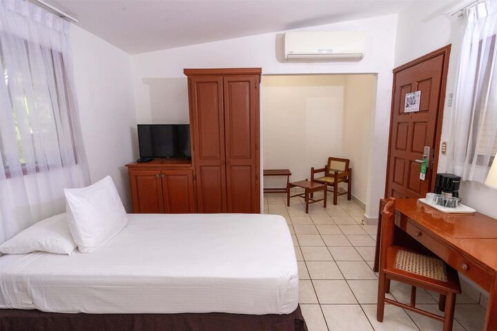 Room 15 of 68