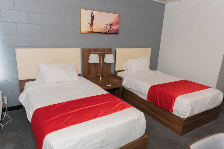 Room 7 of 14