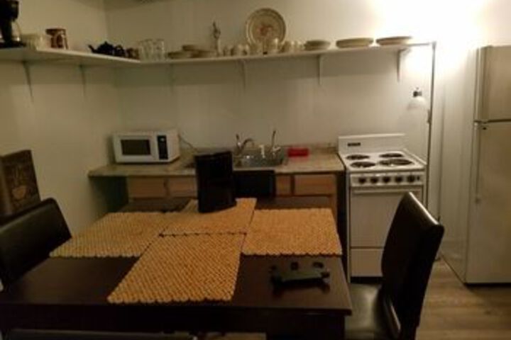 Room 17 of 28