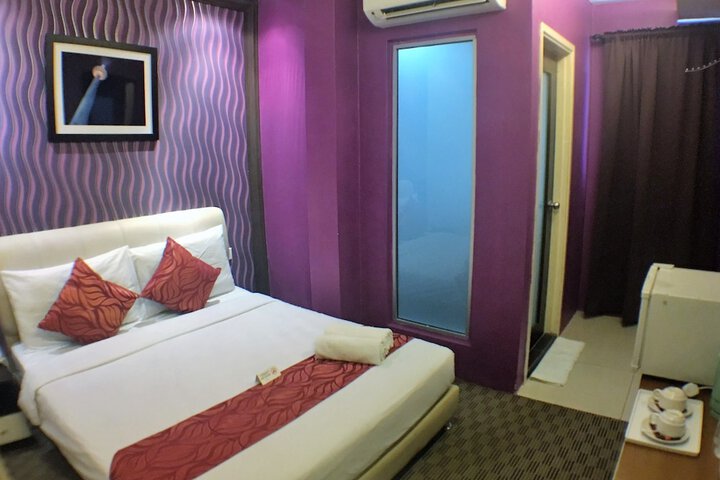 Room 13 of 48
