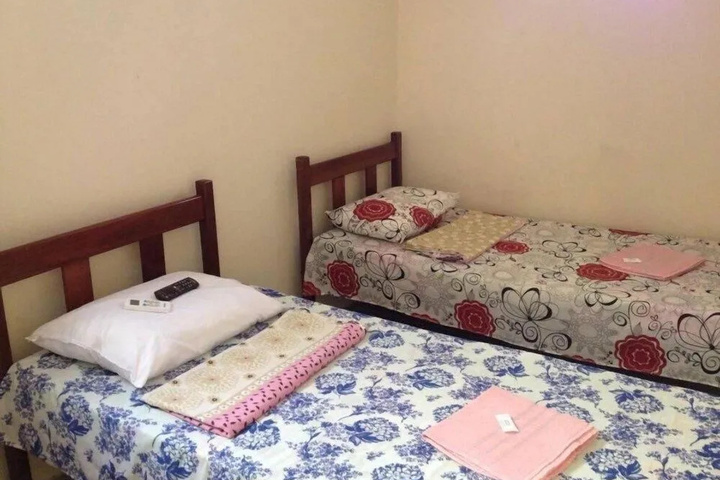 Room 2 of 16