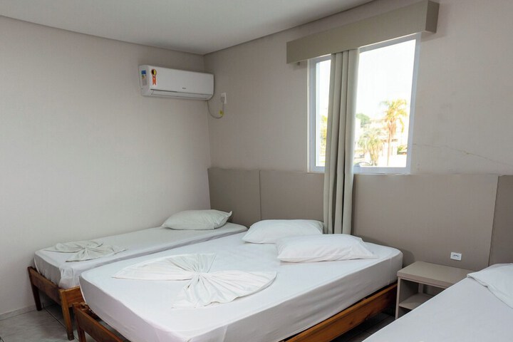Room 6 of 14