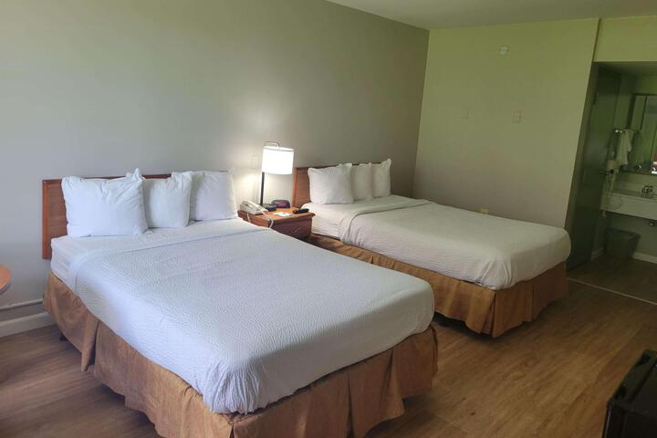 Double Accessible King Size Bed (8 of 9)