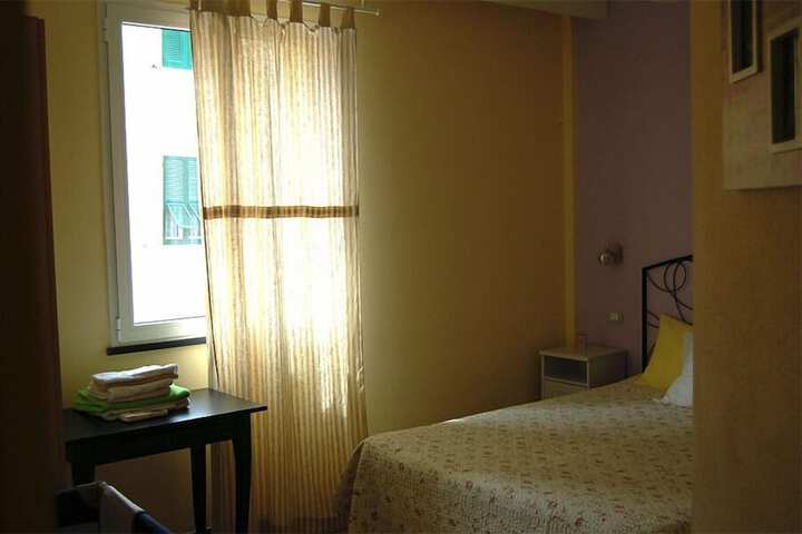 Room 15 of 32