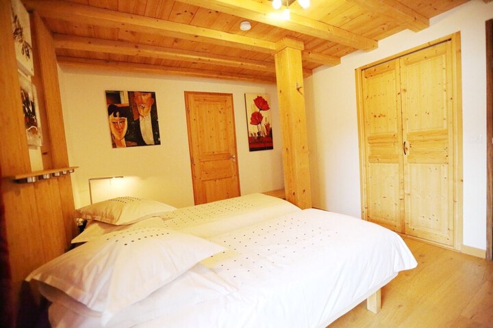 Room 8 of 60