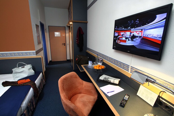 Room 17 of 43