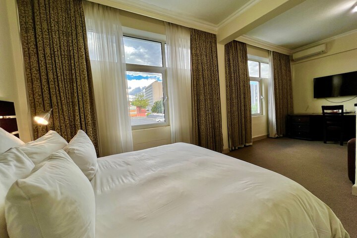 Room 15 of 25