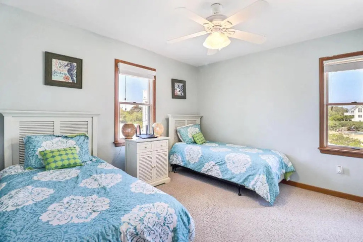 Room 4 of 20