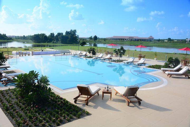 Horizon Lake View Resort Hotel