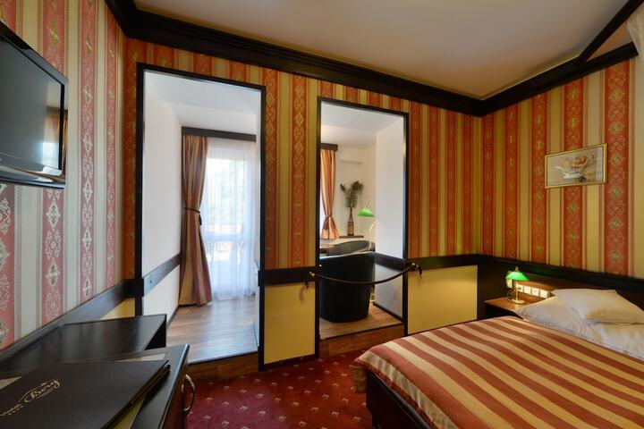 Room 20 of 145