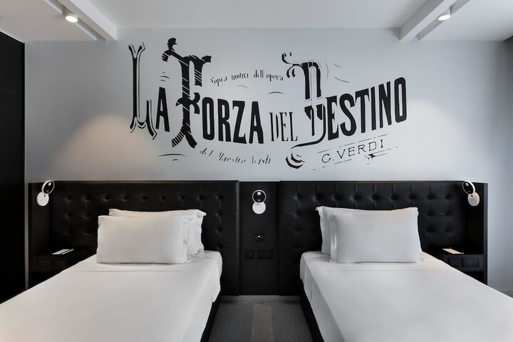 Room 46 of 127