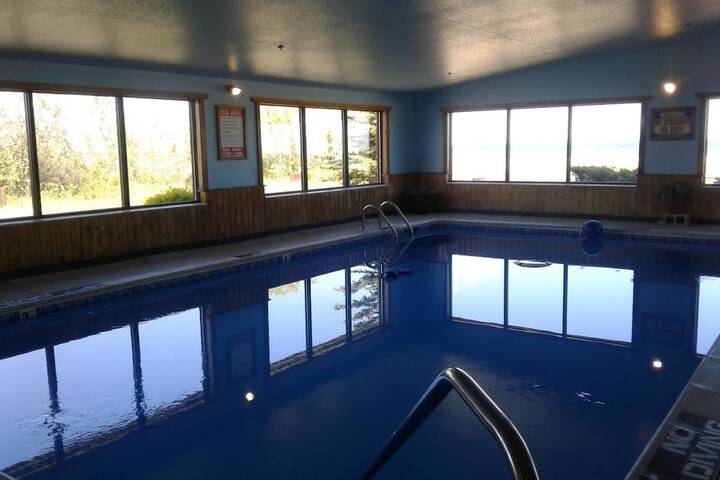 Pool 25 of 38