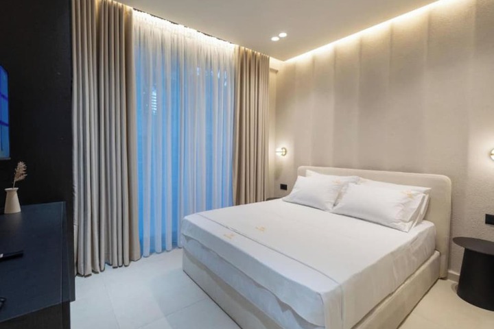 Room 8 of 47