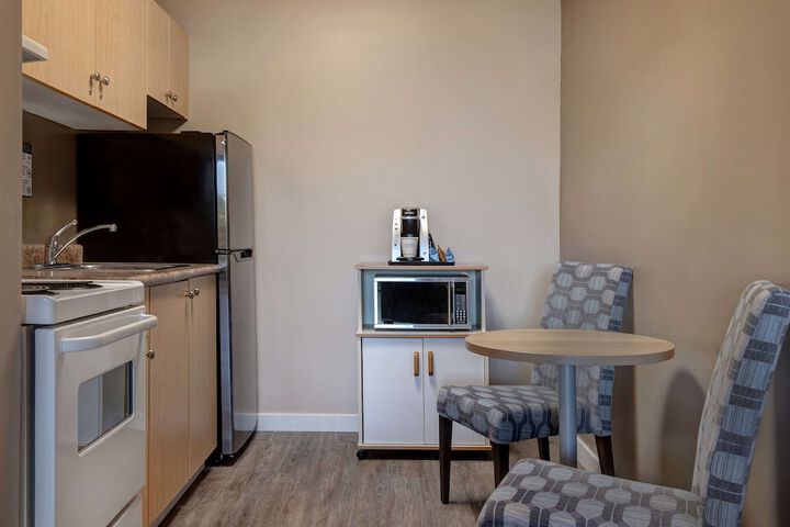 Room 10 of 46