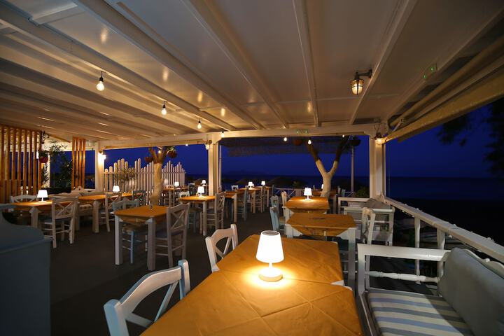 Dining 80 of 85