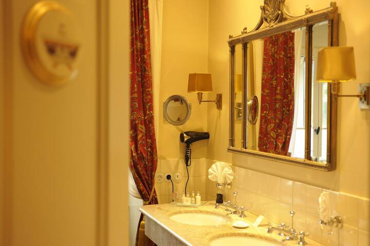 Clean Restrooms