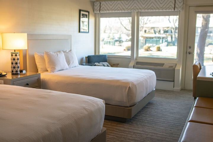 2 Queen Beds Resort View (1 of 9)