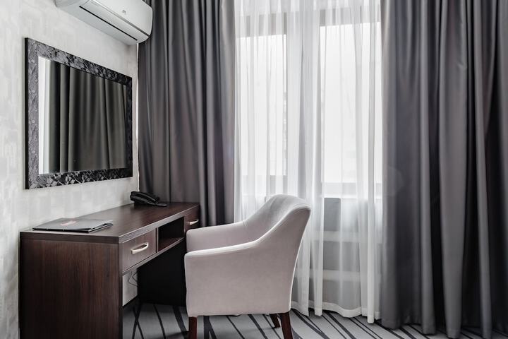 Room 49 of 77