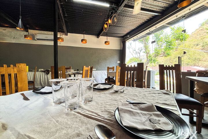 Dining 122 of 156